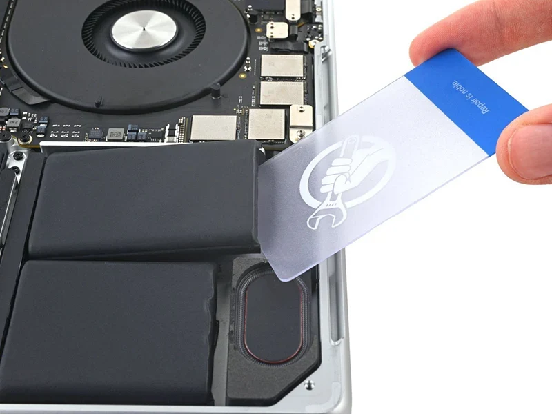 Dịch Vụ Sửa Chữa Macbook Dính Nước - Vào Nước - Không LênTại Vi Tính Trường Thịnh