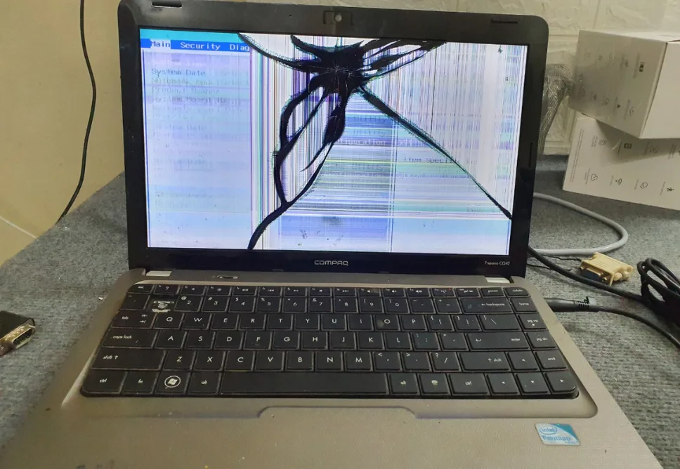 Địa Chỉ Sửa Laptop Bị Vỡ Màn Hình TPHCM