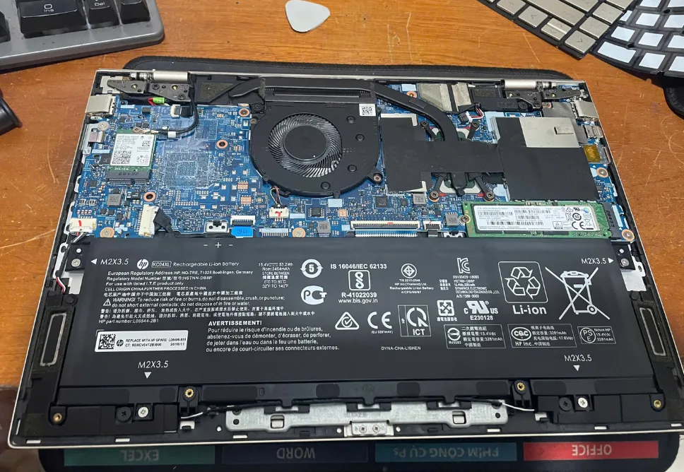 Địa Chỉ Sửa Laptop Không Lên Hình TPHCM - Giá Rẻ, Tận Nơi