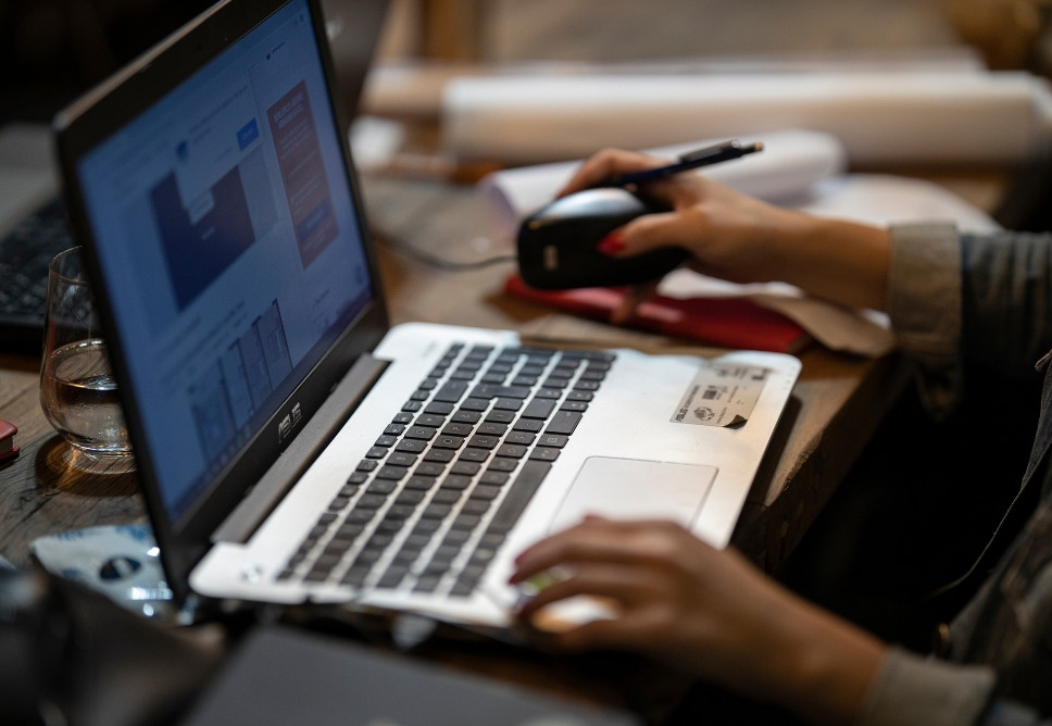 Sửa Máy Tính Bị Chậm Quận 1 - Dịch Vụ Tận Nơi