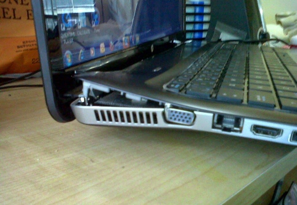 Thay Bản Lề Laptop Quận Bình Tân Lấy Ngay