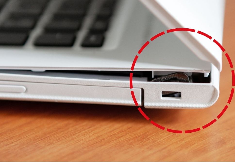 Thay Bản Lề Laptop Uy Tín Tại Quận Bình Thạnh
