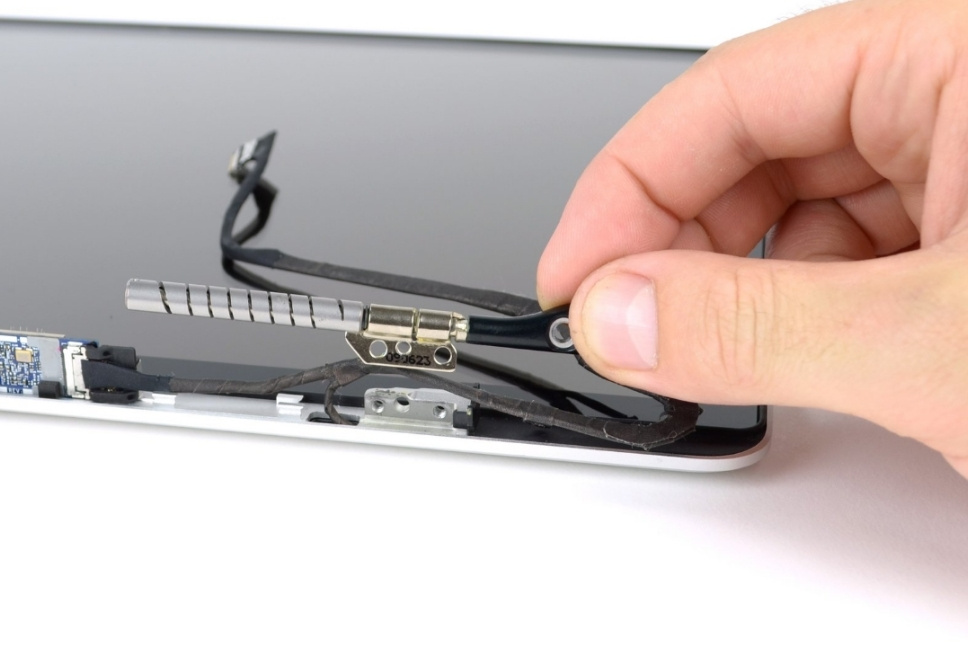 Thay Bản Lề Macbook Quận Phú Nhuận Lấy Liền