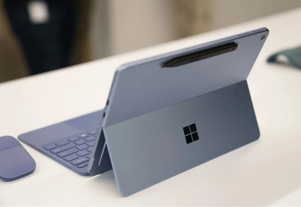 Thay Pin Surface Quận Phú Nhuận Lấy Liền