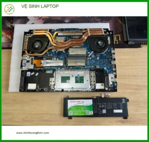 Cô Mai giáo viên bận rộn cần vệ sinh laptop – Trung tâm Quận 9 lấy ngay